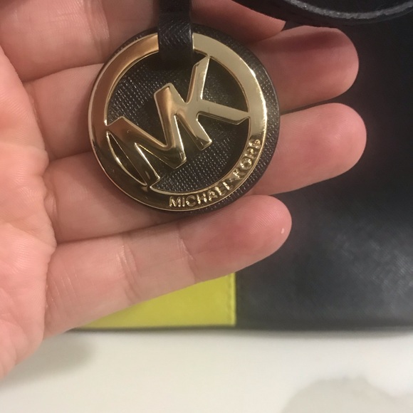 Authentic Michael Kors Jet Set Travel Stripe Tote - Picture 7 of 7